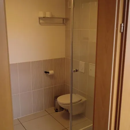 Gästewohnung Mit Terrasse Vinothèque Laroche Im Piestingtal Appartement