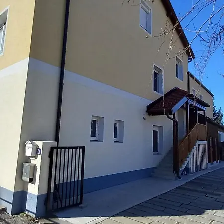 Gaestewohnung Mit Terrasse 