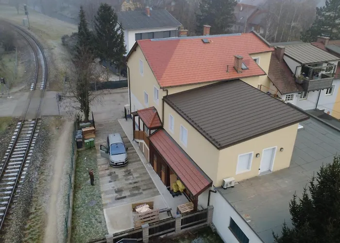 Gaestewohnung Mit Terrasse 